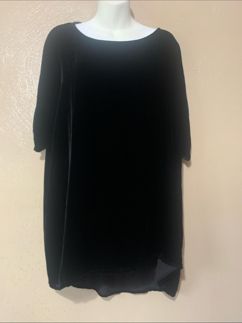 Cut Loose O\S Silk Blend  Black Velvet Scoop-Neck Hi Low Top NWT